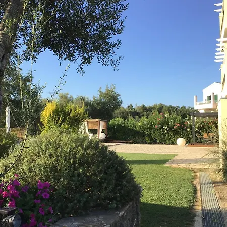 Apartment House Lantanna Poulades