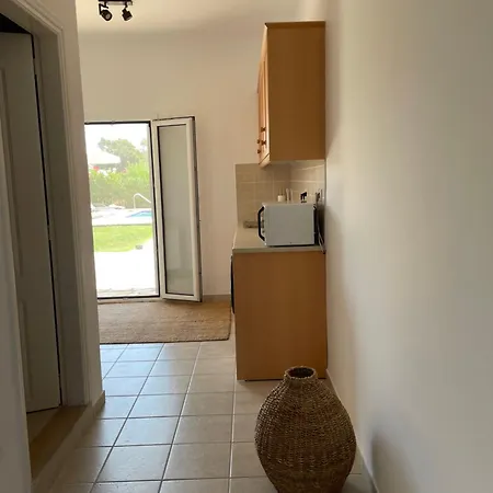 House Lantanna Poulades