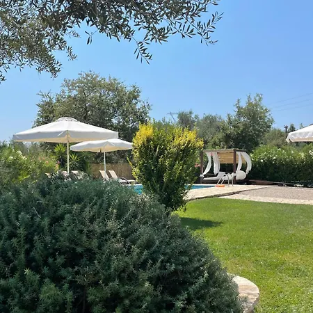 House Lantanna Apartment Poulades